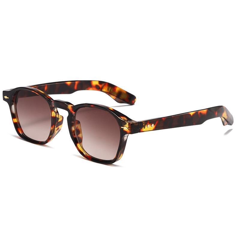 Trendy fashion sunglasses with personalized beige stud gradient color lenses
