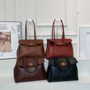 A high-end single-shoulder versatile baguette bag for underarm tote