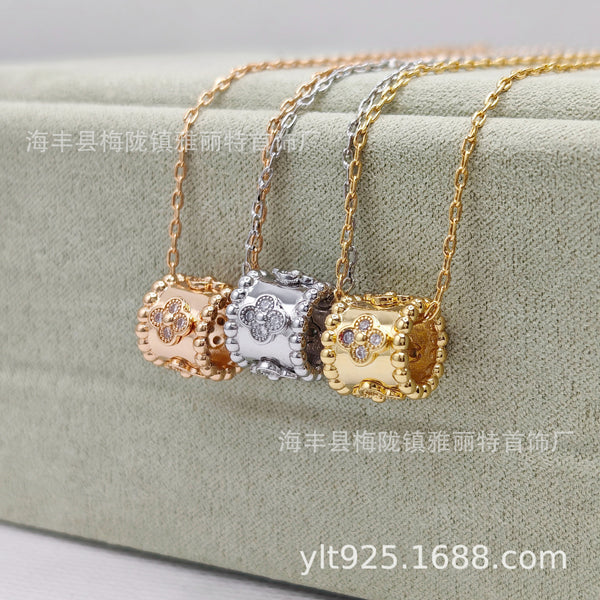 V Gold high version four-leaf clover kaleidoscope women's high-grade light luxury 100 diamond waist pendant collarbone chain
