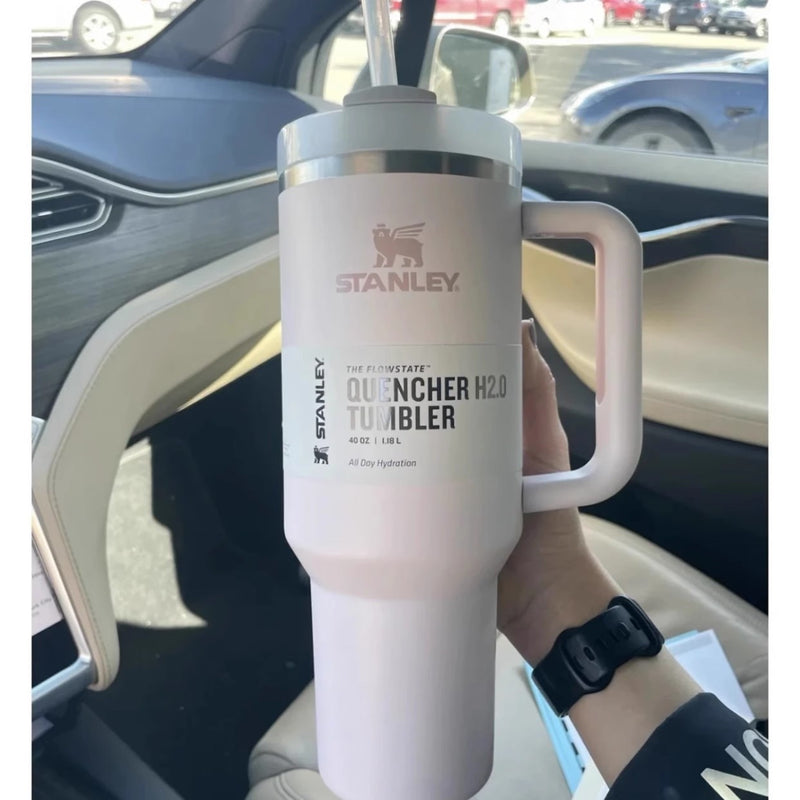 𝐒𝐭𝐚𝐧𝐥𝐞𝐲 𝟒𝟎𝐨𝐳 𝐂𝐨𝐟𝐟𝐞𝐞 𝐂𝐮𝐩 𝐓𝐮𝐦𝐛𝐥𝐞𝐫 𝐖𝐢𝐭𝐡 𝐋𝐢𝐝